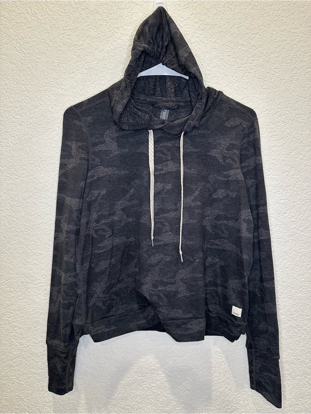 Vuori Halo Performance Women's Dark Gray Camo Pullover Hoodie